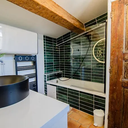 Apartment T2 Au Coeur D'ajaccio - Parking & Ac *