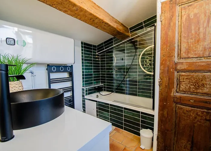 Apartment T2 Au Coeur D'ajaccio - Parking & Ac *